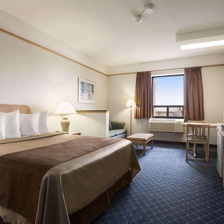 Travelodge By Wyndham Chatham Eksteriør bilde