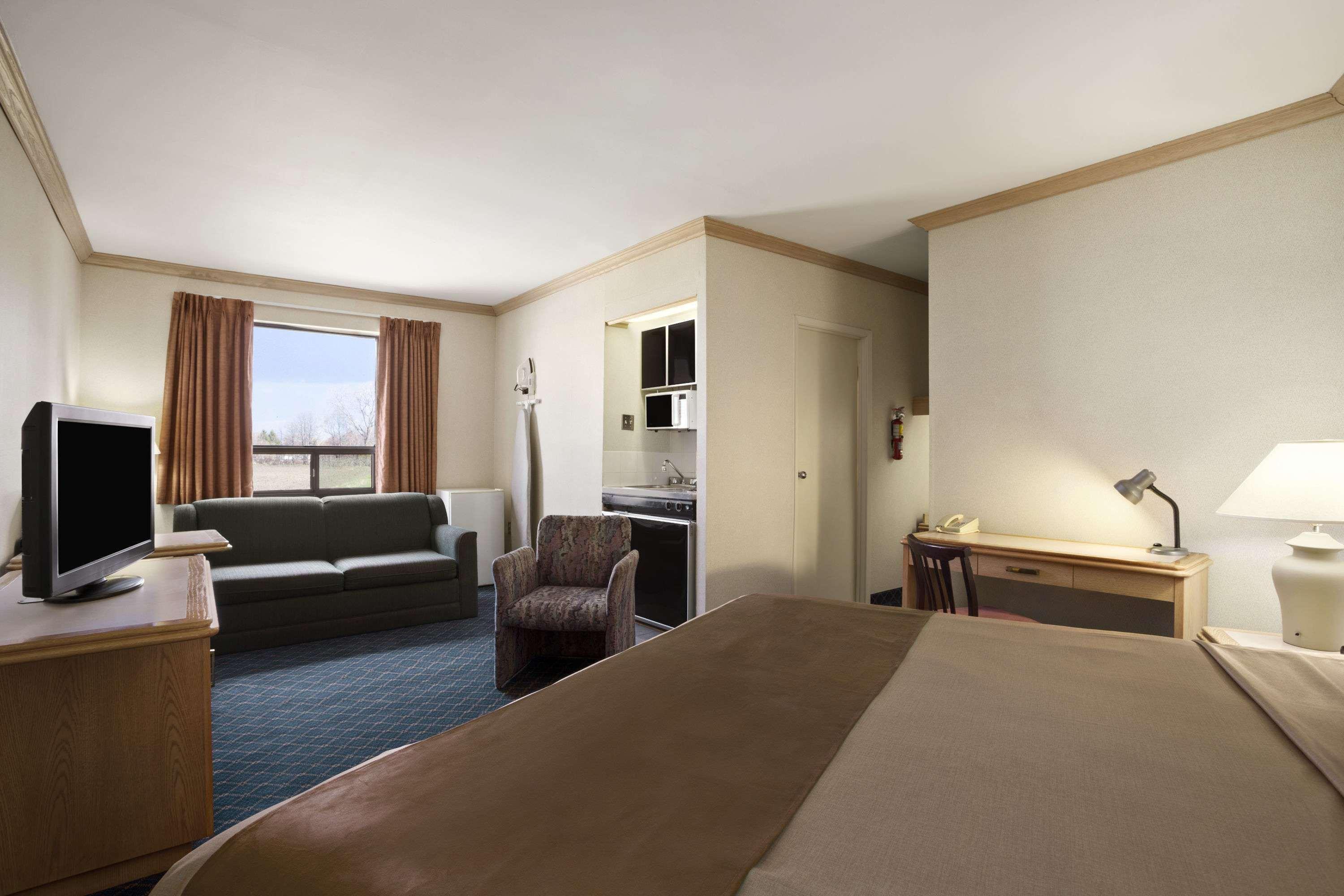 Travelodge By Wyndham Chatham Eksteriør bilde